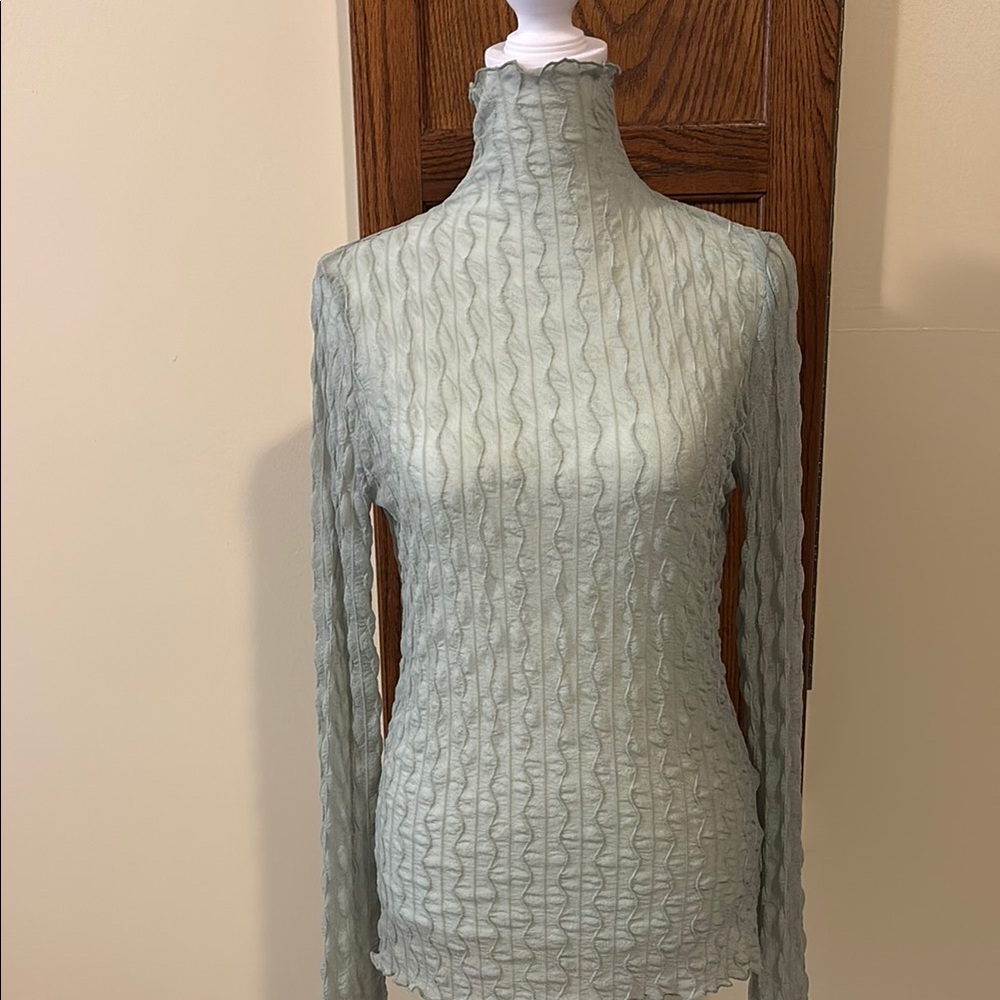 Women's Gray Top